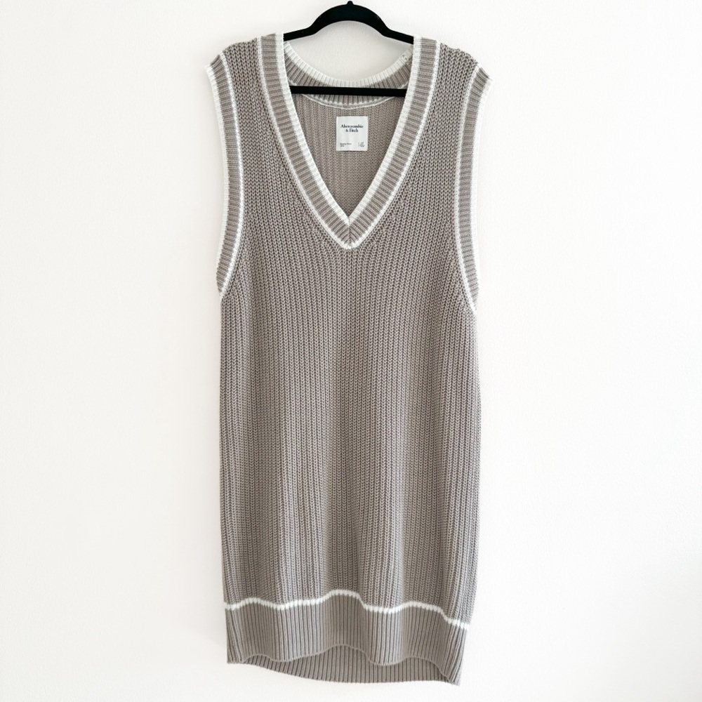 Sleeveless Knit Dress with V-Neck
